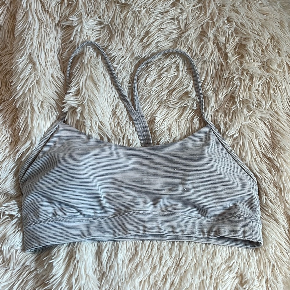 SIZE 6 LULULEMON FLOW Y BRA